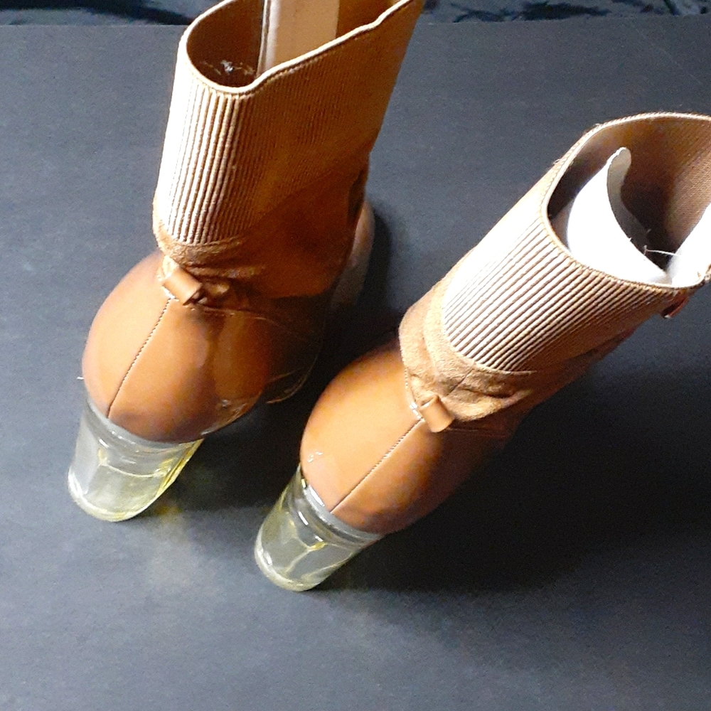 Boot - Picture 3 of 4